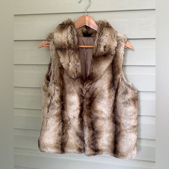 woodland Jackets & Blazers - WOODLAND faux fur cashmere acrylic vest chic fall winter sz L women’s brown tan